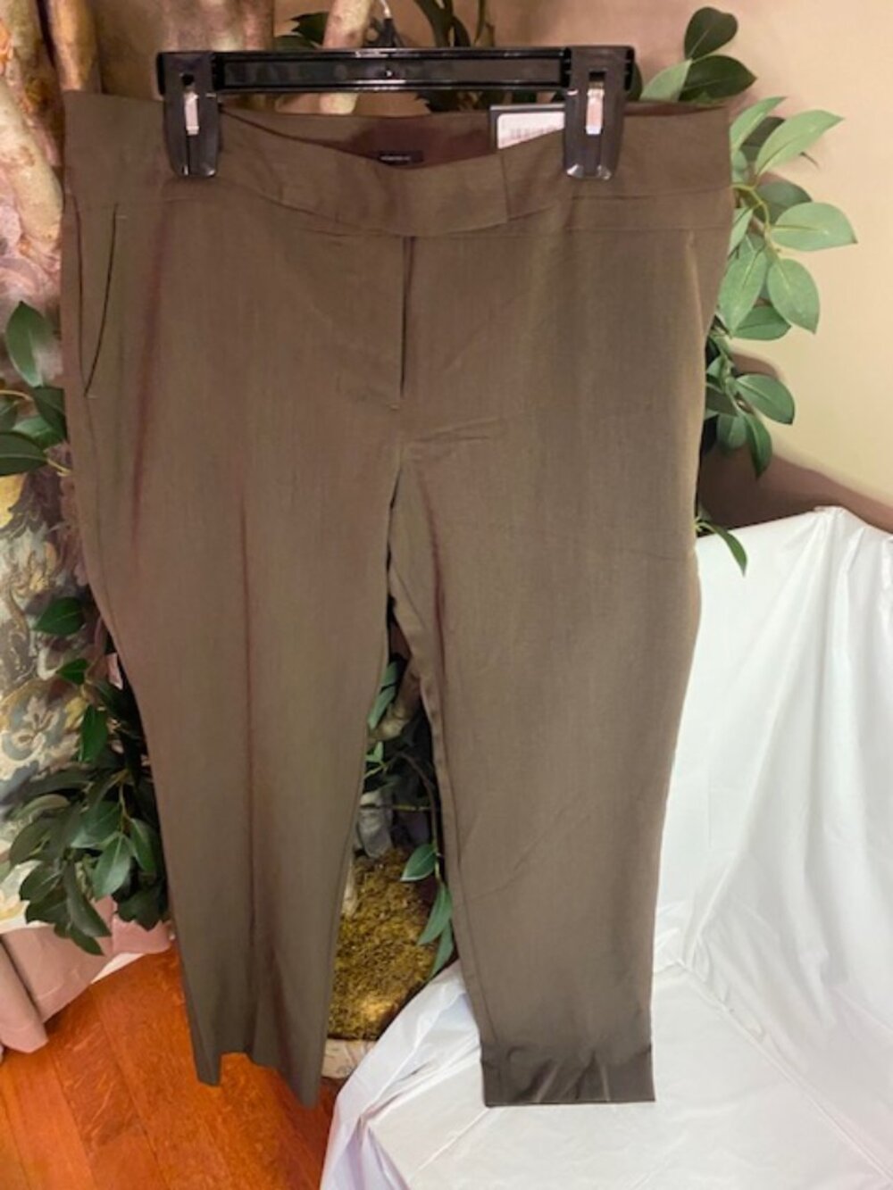 NWT Worthington Modern Fit Straight Leg Pants Women's Size 14 Brown Trousers